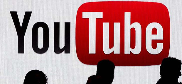 1. เทคนิคการดู Youtube แบบวนซ้ำอัตโนมัติ ตรงช่อง URL ให้ใส่คำว่า infinitelooper แทนคำว่า Youtube ในช่อง URL เสร็จแล้วกด Enter ตัวอย่างเช่น URL เดิม http://www.youtube.com/watch?v=2G0eyylZ2X0 URL เมื่อแก้ไขแล้ว http://www.infinitelooper.com/watch?v=2G0eyylZ2X0 2. เทคนิคเล่นวิดีโอแบบตามอารมณ์ เข้าไปที่ www.youtube.com/moodwall จะมีเมนูด้านซ้ายให้เลือกดูคลิปตามอารมณ์ของคุณในตอนนั้น เช่น เสียใจ ดีใจ สนุก […]