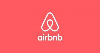 หญิงสาวคนหนึ่งพบกล้องแอบถ่ายในห้องที่เช่าผ่านเว็บไซต์ Airbnb