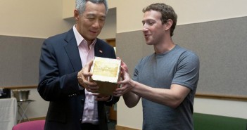 นายกรัฐมนตรีลีเซียนลุง ( Lee Hsien Loong ) สิงคโปร์เยี่ยมชมซิลิคอนแวลลีย์