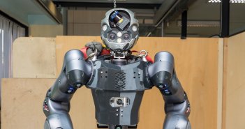 หุ่นยนต์กู้ภัย WALK-MAN จากสถาบันเทคโนโลยีแห่งประเทศอิตาลี (IIT)