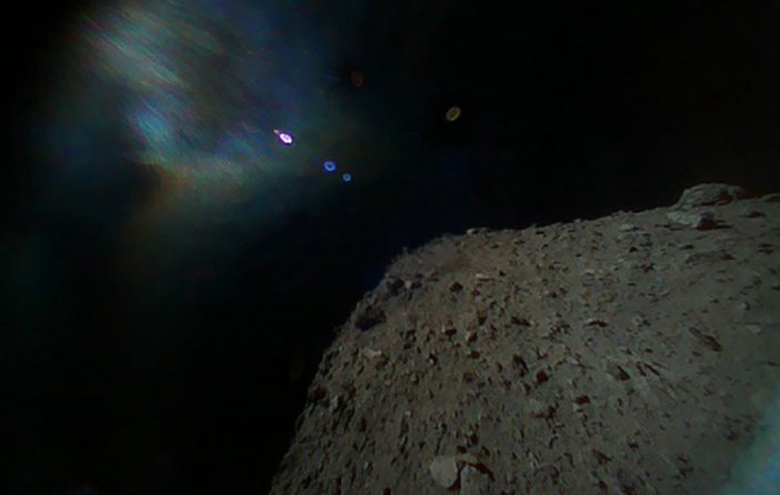 ภาพพื้นผิวดาวเคราะห์น้อย 162173 Ryugu ถ่ายโดยหุ่นยนต์ ROVER-1A และ ROVER-1B