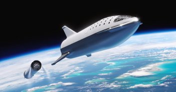 SpaceX เตรียมส่งมหาเศรษฐีชาวญี่ปุ่นยูซากุ มาเอซาวาไปโคจรรอบดวงจันทร์ด้วยจรวด BFR