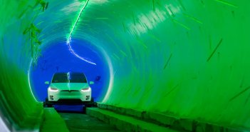 อีลอน มัสก์ทดสอบอุโมงค์ระบบขนส่ง Loop ของบริษัท The Boring Company boring-company-hawthorne-tunnel-test-drive-tesla-model-x