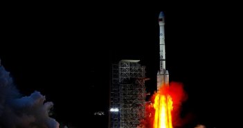 จีนส่งยาน Chang’e 4 ไปสำรวจด้านมืดของดวงจันทร์ long-march-3B-lifting-off-with-chang-e-4
