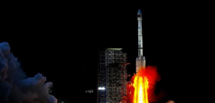 long-march-3B-lifting-off-with-chang-e-4