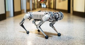 หุ่นยนต์ Mini Cheetah ที่พัฒนาโดย MIT กระโดดตีลังกาหลัง