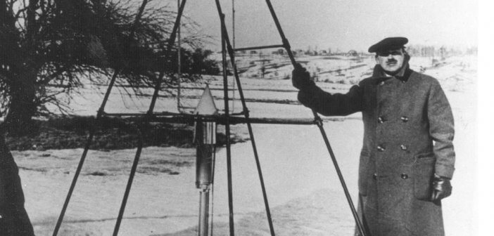 robert-goddard-first-liquid-fueled-rocket